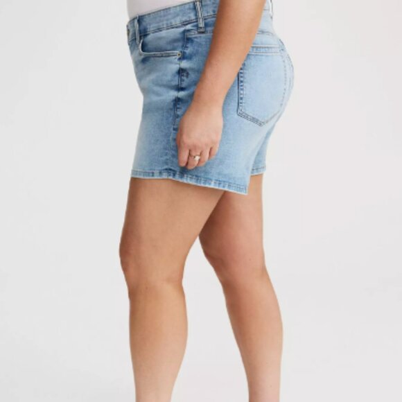 Bombshell Premium Stretch High-Rise Short - Picture 3 of 4